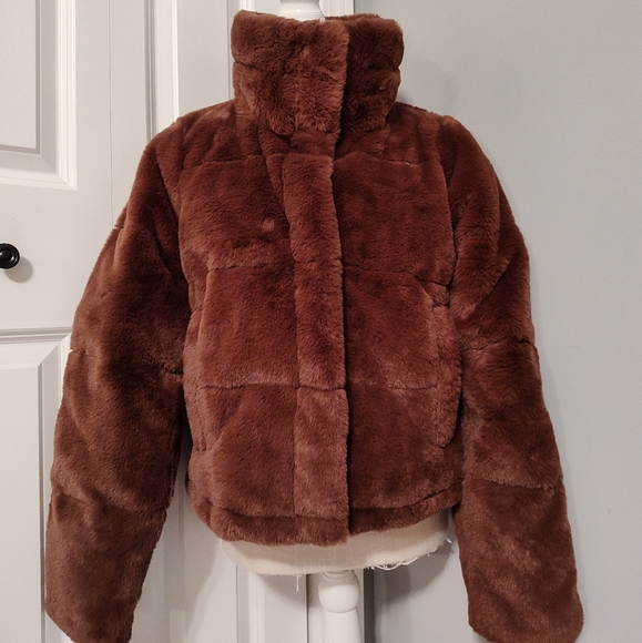 🤎EUC Abercrombie & Fitch Mini Puffer Cropped Faux Fur Coat, Brown, Small - Picture 4 of 16